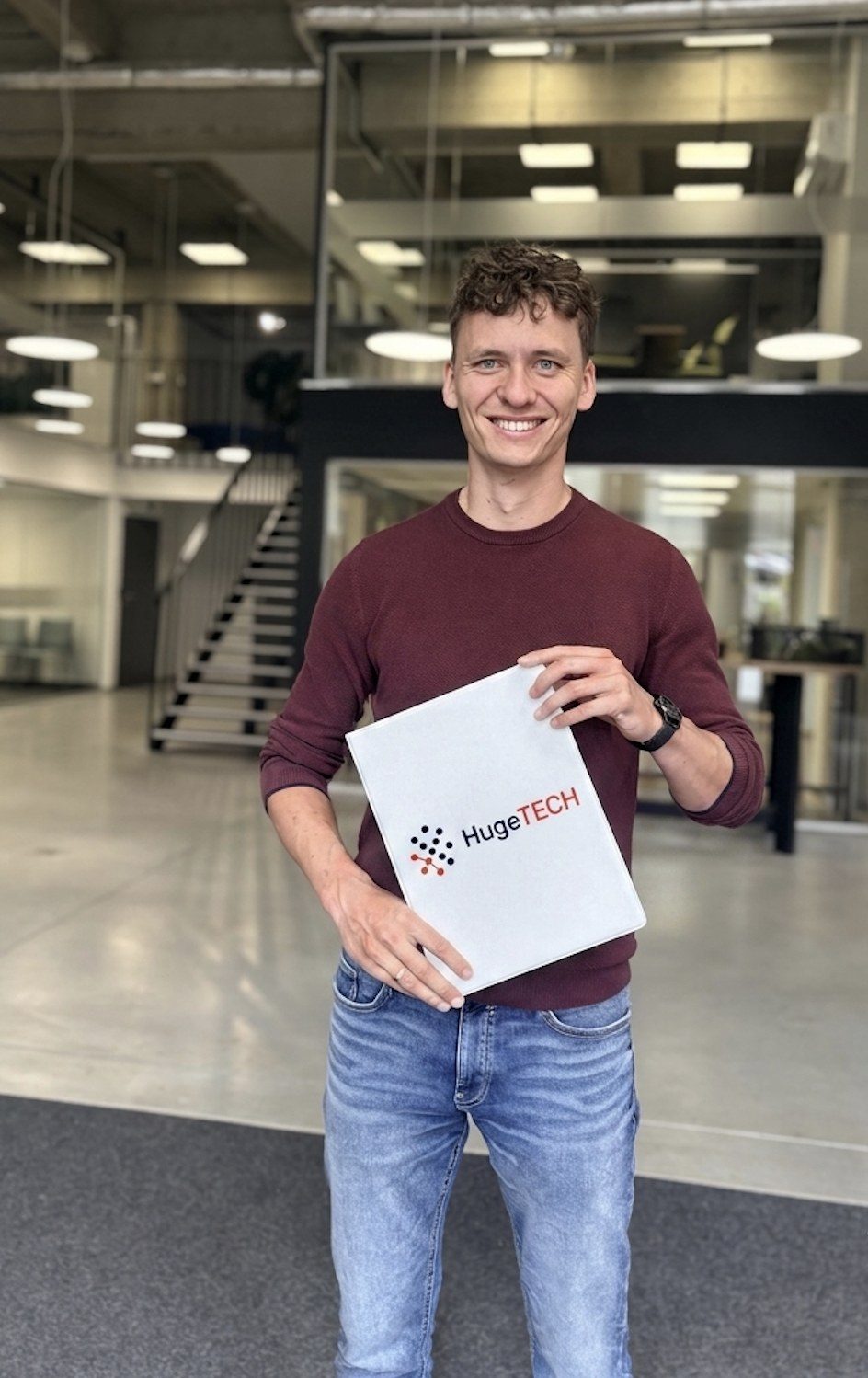 Piotr Stefański, CEO of Edge AI, with materials from the HugeTECH accelerator